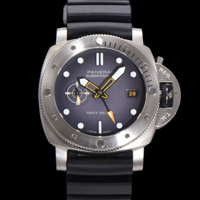 파네라이 남성용 서브머시블 GMT 네이비 씰 PAM01323 오토매틱 Cal P. 900 타입 44mm 우레탄줄 그레이 다이얼 pan5210 Ⅳ