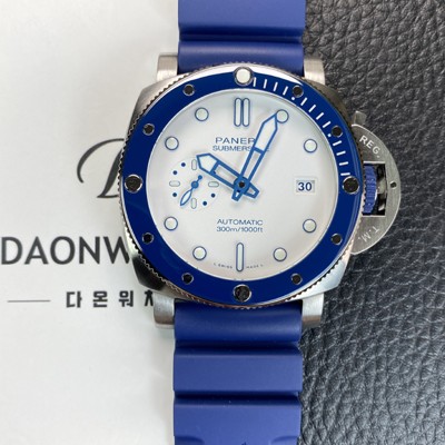 파네라이 남성용 서브머시블 콰란타콰트로 루나로사 PAM1696 베스트 에디션 44mm 오토매틱 Cal P. 900타입 화이트 다이얼 pan5236 Ⅳ