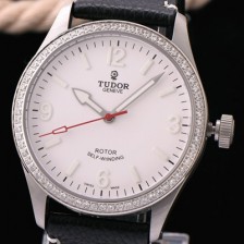 튜더 남성용 헤리티지 화이트 다이얼 오토매틱 무브먼트 TUD4245 Ⅳ