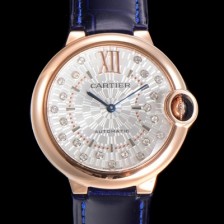 까르띠에 남성용 신상 발롱블루 WGBB0053 악어가죽 밴드 화이트 다이얼 36mm 오토매틱 무브먼트 CAR0145 Ⅳ