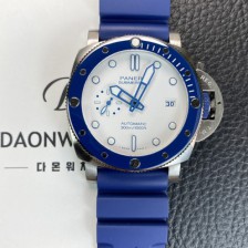 파네라이 남성용 서브머시블 콰란타콰트로 루나로사 PAM1696 베스트 에디션 44mm 오토매틱 Cal P. 900타입 화이트 다이얼 pan5236 Ⅳ