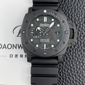 파네라이 남성용 서브멀시브 마리나 밀리테어 카보테크 PAM00979 오토매틱 Cal.P9010 타입 47mm 카본제질 블랙 다이얼 pan5215 Ⅳ